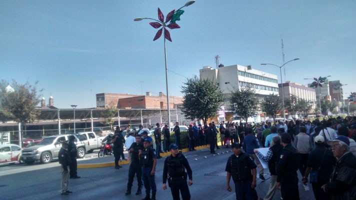 Suspenden servicio de transporte por manifestación en León
