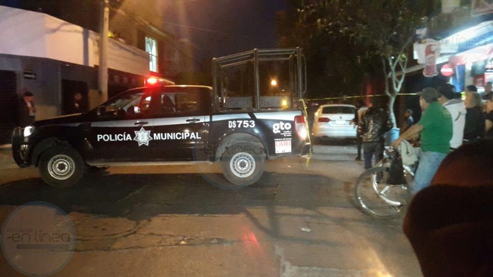 Desde un vehículo lo asesinan en el Barrio de San Miguel