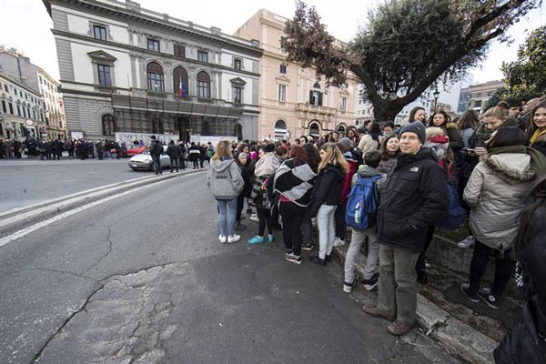Sismos sacuden a Italia en menos de 4 horas