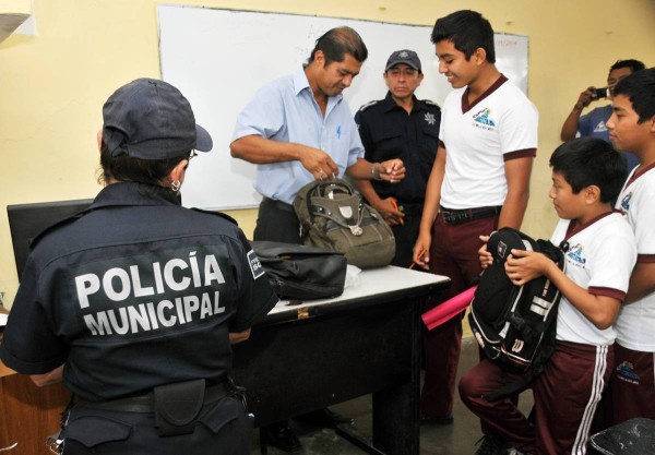 Mochila Segura, insuficiente para acabar violencia en escuelas: Unión de Padres de Familia