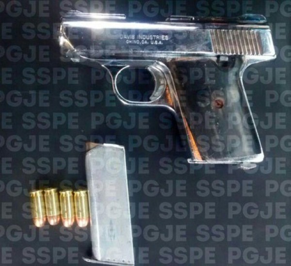 Detienen a presuntos ladrones en Irapuato, estaban armados