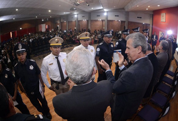 Se gradúan cadetes de policía y tránsito en León