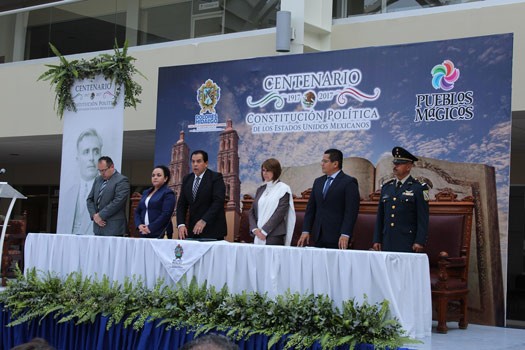 Nombran como ciudadano distinguido a Gilberto M. Navarro, diputado constituyente