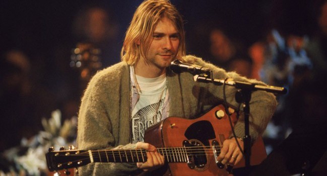 Subastarán guitarra que pertenecía a Kurt Cobain, fundador de Nirvana