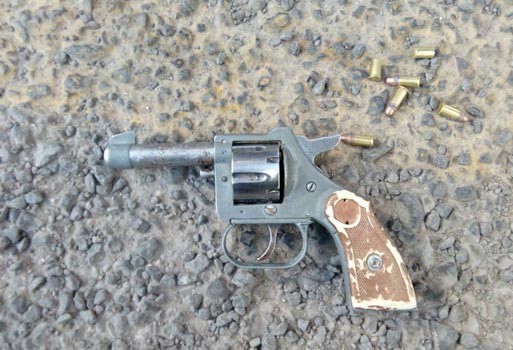 Policías de León detiene a tres hombres que dispararon en su contra