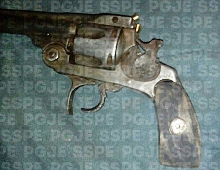 En el Barrio de San Miguel detienen a un hombre armado con un revólver