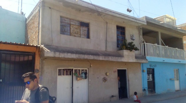 Piden apoyo para gastos funerarios familiares del hombre que murió golpeado por un policía