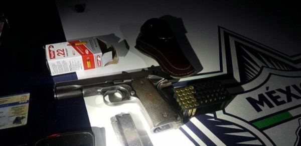 Detienen a dos hombres poco después de intentar robar un tracto-camión