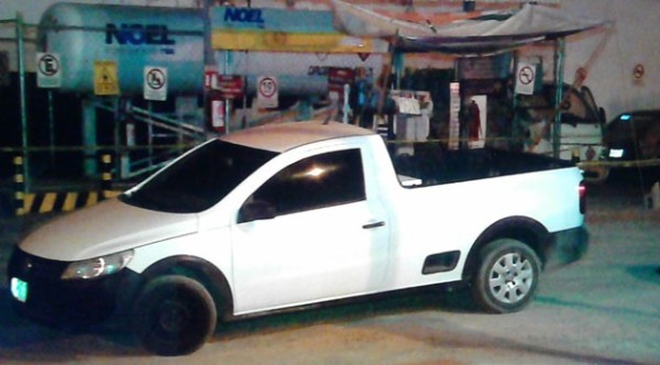 Muere al interior de una camioneta, se desconocen las causas
