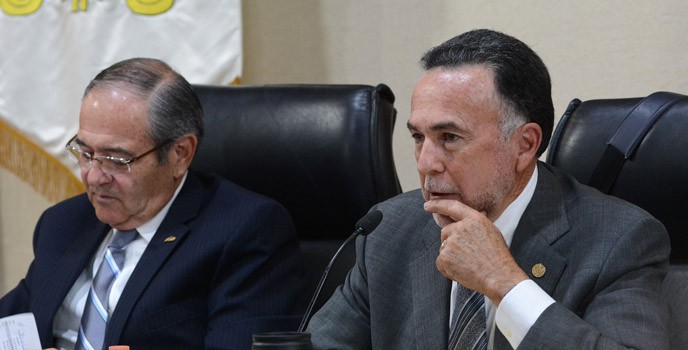Critica Carlos Medina compras de urgencia en el municipio de León