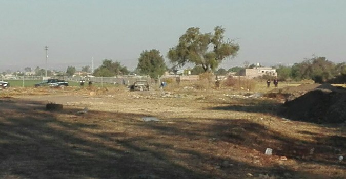 Localizan cadáver calcinado al interior de un vehículo en León