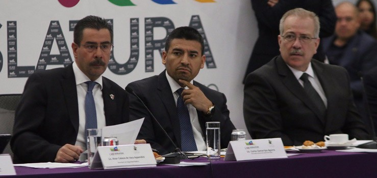 Ningún funcionario salió con la cola entre las patas...