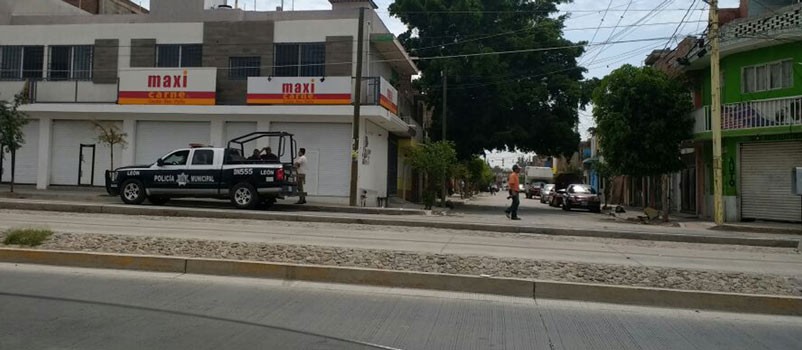 Asaltan negocio de carnes en León I