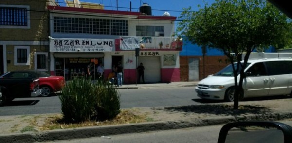 Hombres armados asaltan bazar en el Barrio de San Miguel