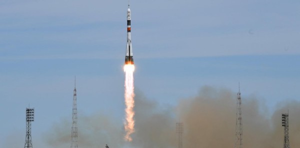 Nave rusa Soyuz despega rumbo a la Estación Espacial Internacional