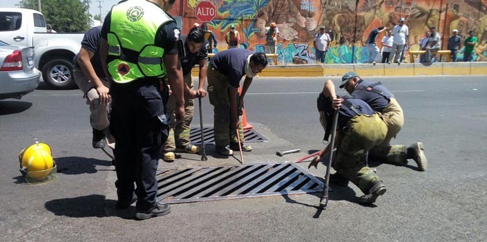 Huye por el drenaje para no pagar adeudo con el HGR de León