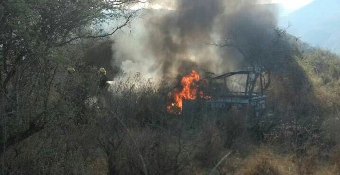 Se incendia patrulla en León