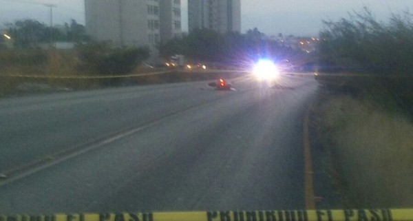 Muere motociclista arrollado en Balcones del Campestre