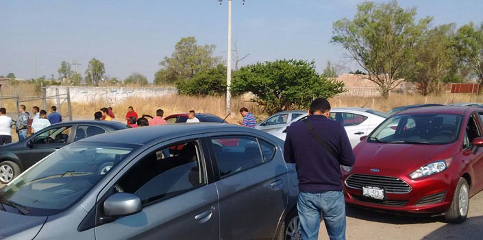 Día de operativos contra taxis ejecutivos, conductores se defienden