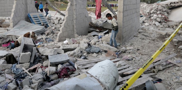 Suman 14 personas muertas tras explosión en municipio de Puebla