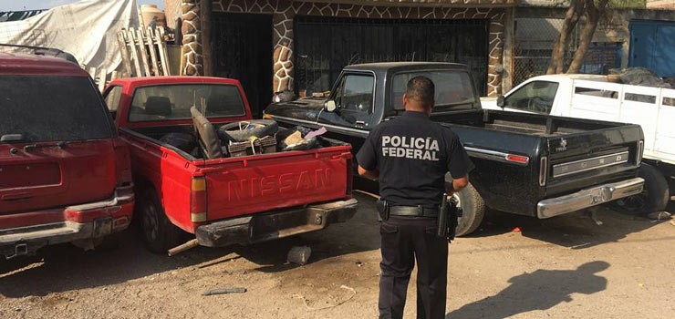 Aseguran vehículos, municiones y equipo durante cateo en León