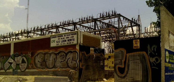 Roban baterías de una planta de la CFE en León