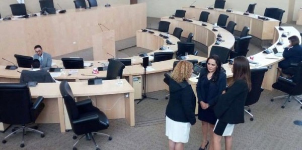 Descontarán a diputados 5 días de salario por salirse de la sesión del pleno