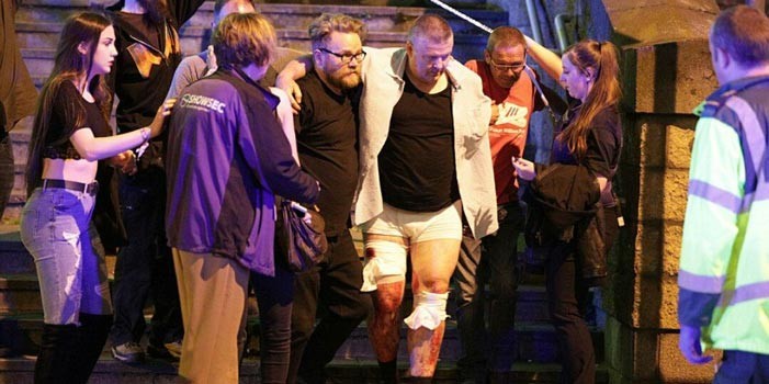 Mueren 19 personas por explosión durante concierto en Manchester