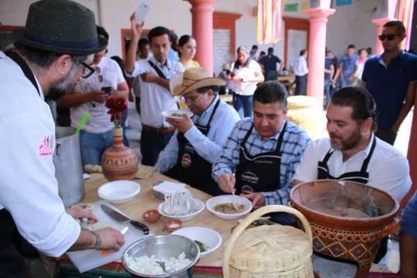Asisten más de 4 mil comensales al 2do Festival de la Gordita
