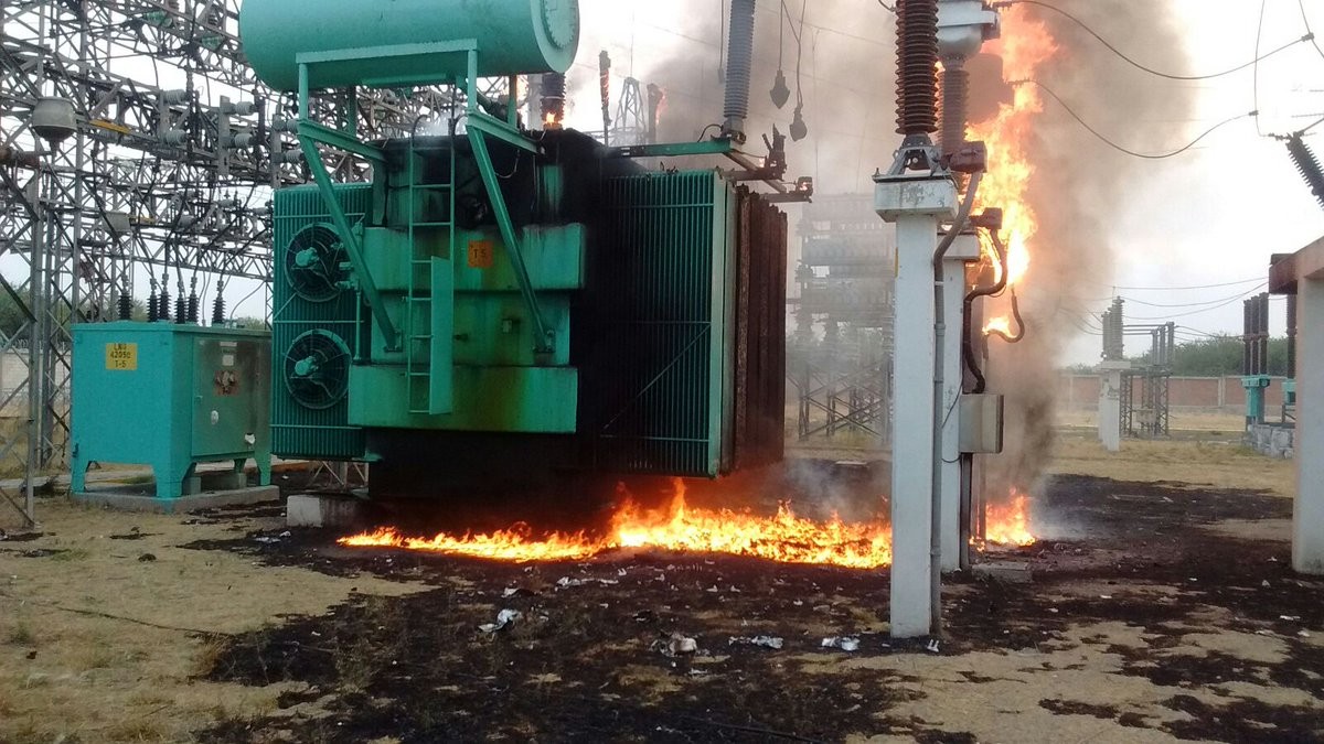 Se registra incendio en planta de la CFE en León