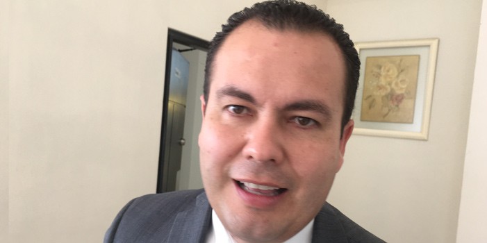 Rechaza Guzmán Acosta dejar cargo de consejero ciudadano