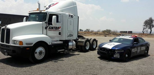 Recuperan tracto camión robado en Aguascalientes