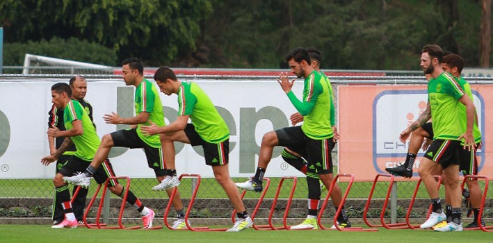 “Tri“ entrena con equipo completo para juego ante Honduras