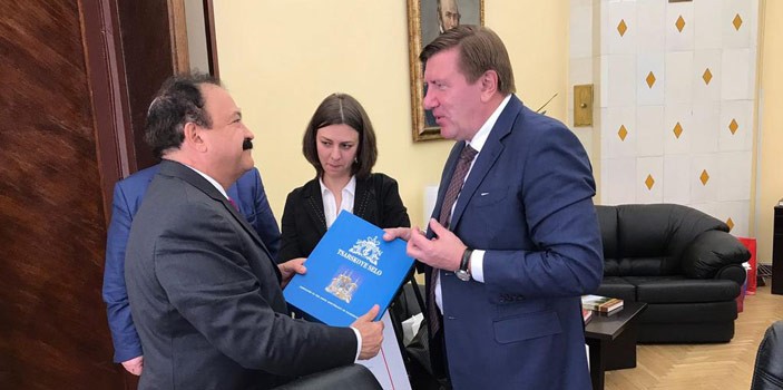 Interesa en San Petersburgo, Rusia, programa El Médico en tu Casa