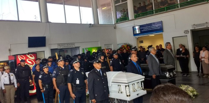 Piden a policías no doblegarse ante la delincuencia