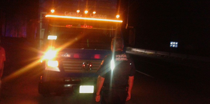 Agreden a conductores de tráilers en la carretera León - Silao