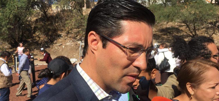 Separan a profesor que agredió a alumno en primaria de León