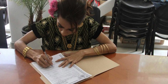Muxe logra reconocimiento como mujer; ahora cambiará credencial de elector