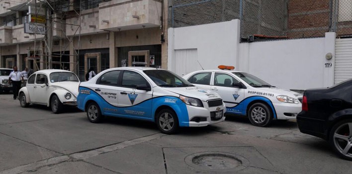Se manifiestan guardias de seguridad privada por falta de pago
