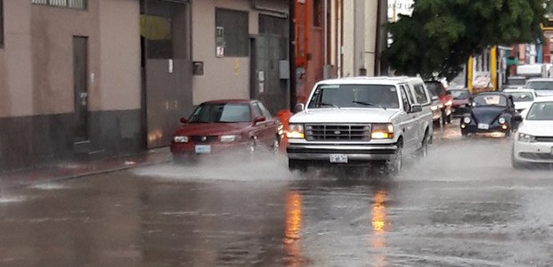 En dos días recibe el SAPAL 284 reportes por inundación