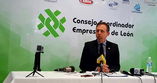 Deben investigar a todos los involucrados en moches