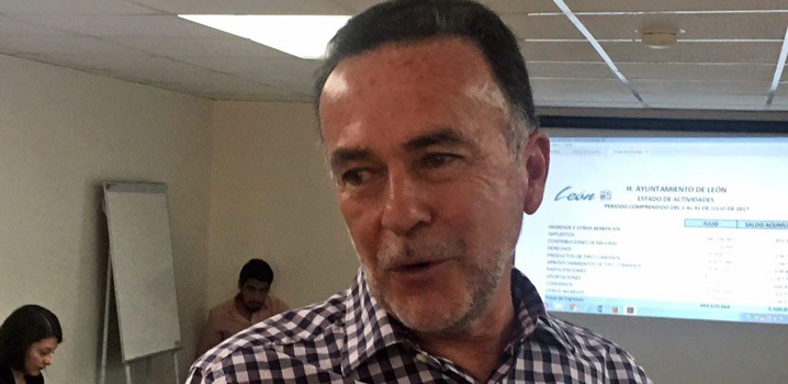 Si quiere escuchar mis críticas, puedo también reunirme con Sinhué: Carlos Medina