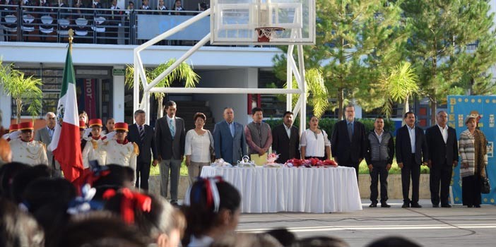 Inauguran en Purísima del Rincón el ciclo escolar 2017-2018
