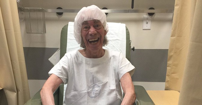 Practicarán biopsia a “El Loco“ Valdés para descartar metástasis