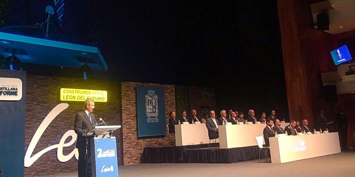 Rinde Héctor López Santillana su segundo informe de gobierno