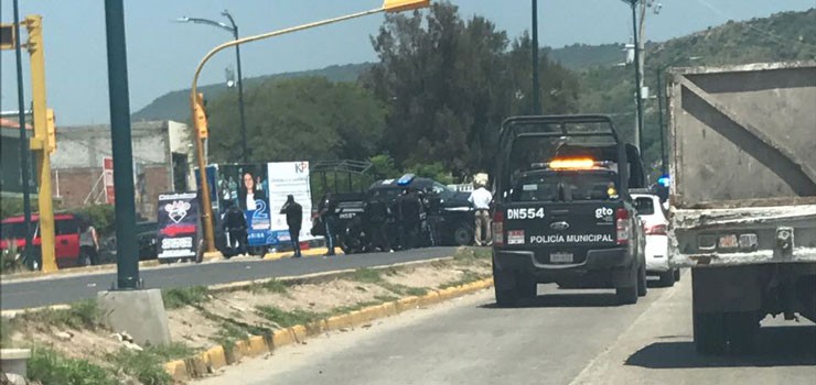 Choca patrulla contra automóvil particular, tres lesionadas