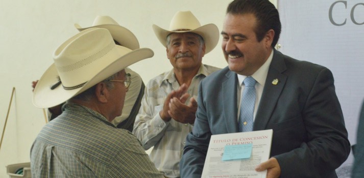 Entrega CONAGUA títulos de concesión a usuarios del agua en San Francisco del Rincón