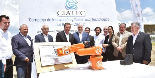 Colocan la primera piedra del Complejo de Innovación y Desarrollo Tecnológico del Bajío CIATEC