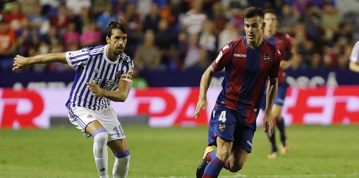 Con Carlos Vela de titular, Real Sociedad sufre segunda derrota