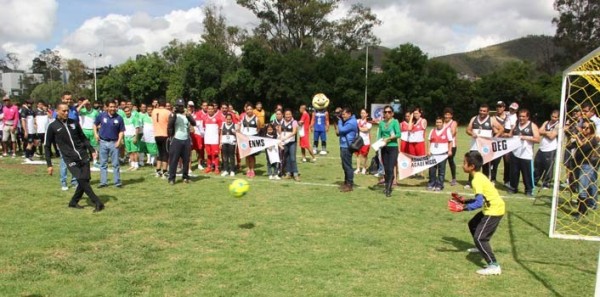 Inicia Torneo Deportivo “Maestra Helia H. de Pérez Bolde”